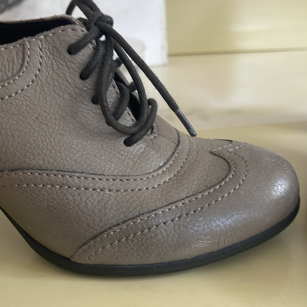 Born leather taupe oxford heels 9.5 - Picture 4 of 7